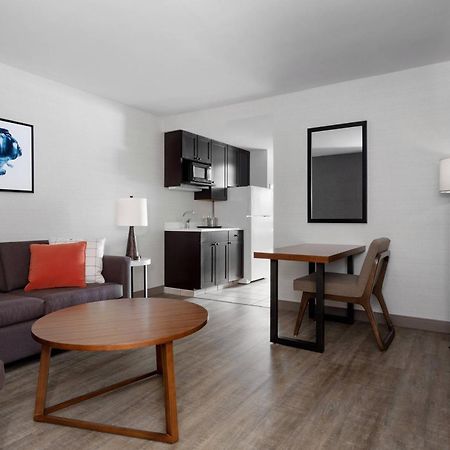Delta Hotels By Marriott Burlington Extérieur photo