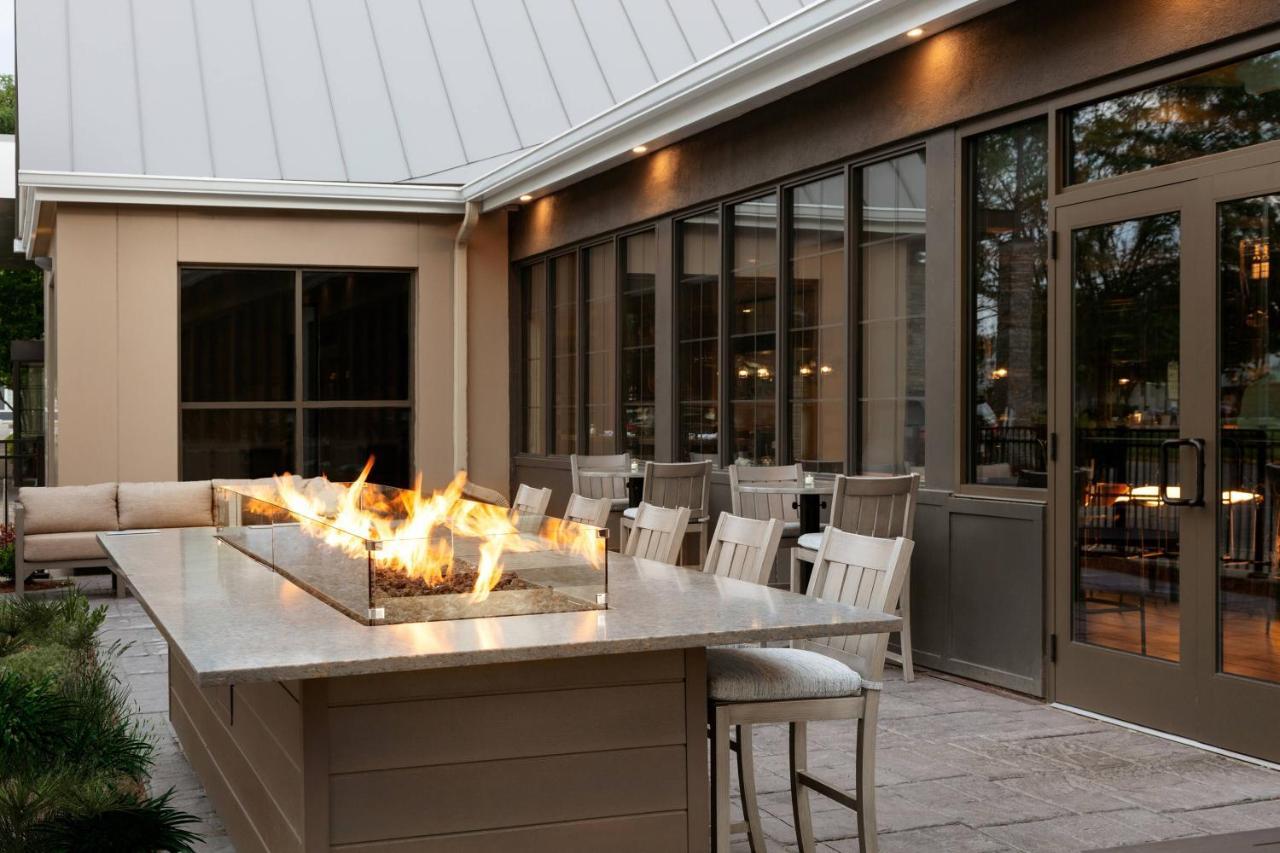 Delta Hotels By Marriott Burlington Extérieur photo