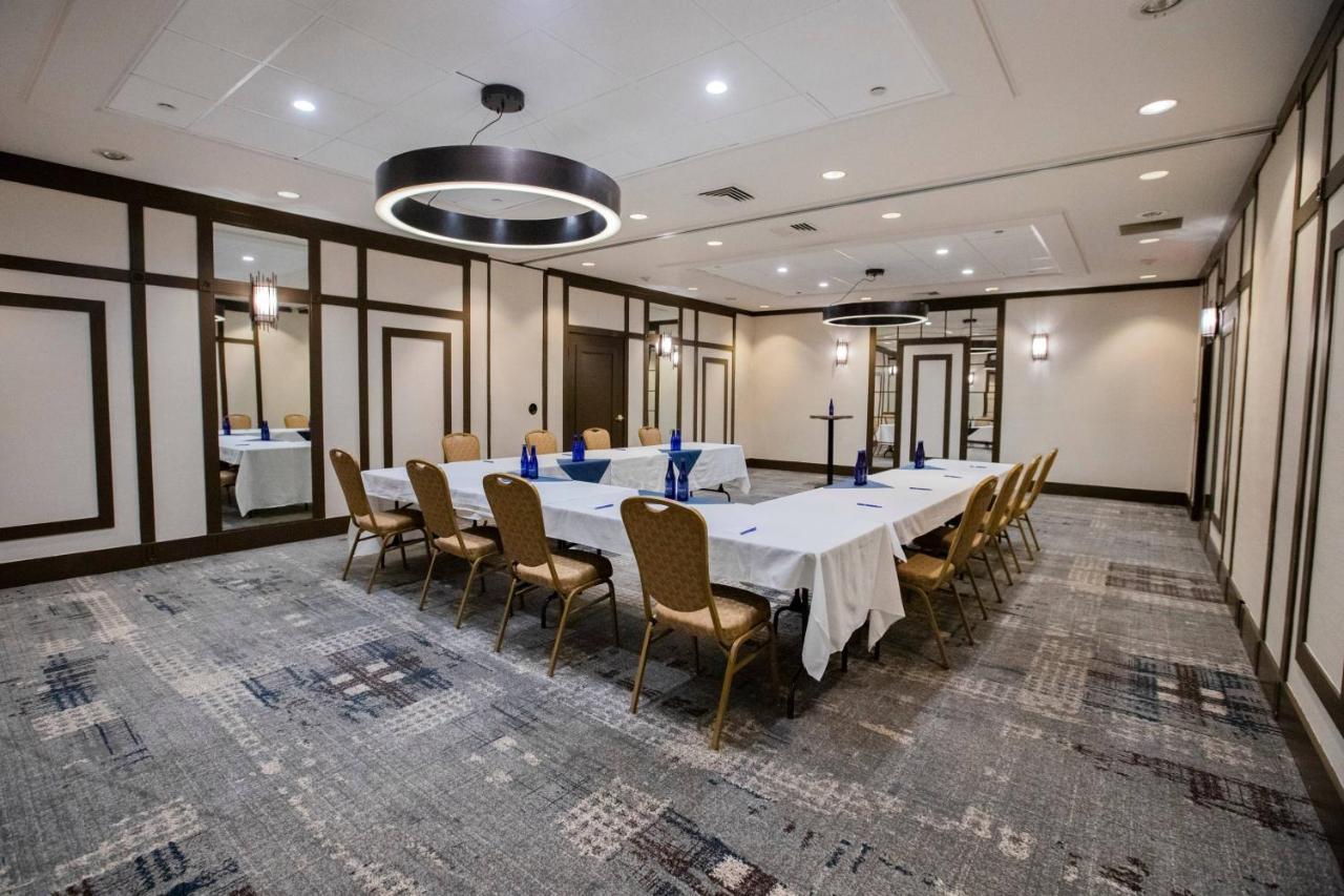 Delta Hotels By Marriott Burlington Extérieur photo