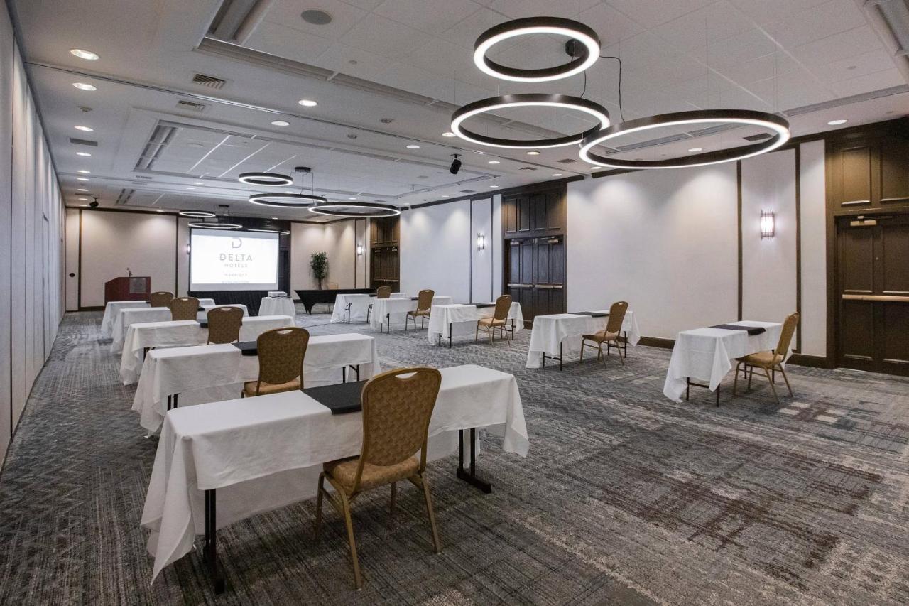 Delta Hotels By Marriott Burlington Extérieur photo