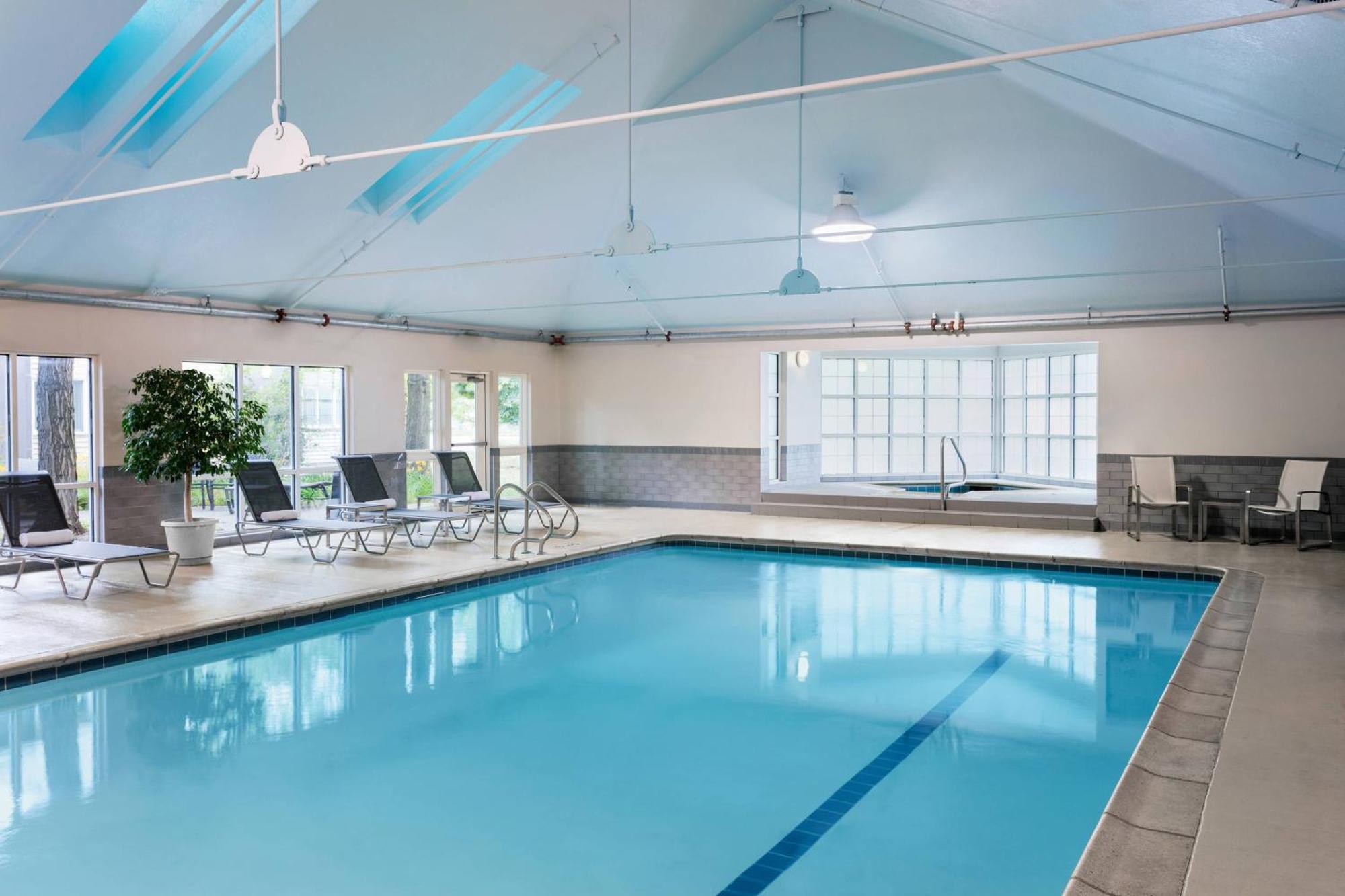 Delta Hotels By Marriott Burlington Extérieur photo