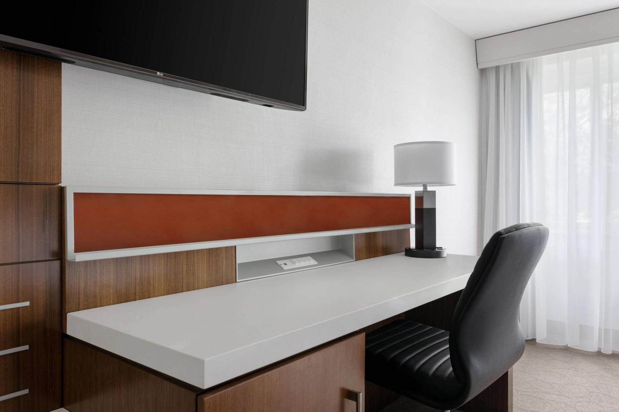 Delta Hotels By Marriott Burlington Extérieur photo
